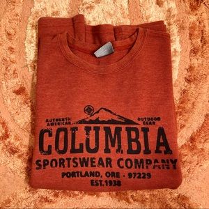 Columbia - Men’s Long Sleeved Thermal Shirt in Red Orange. NWOT.